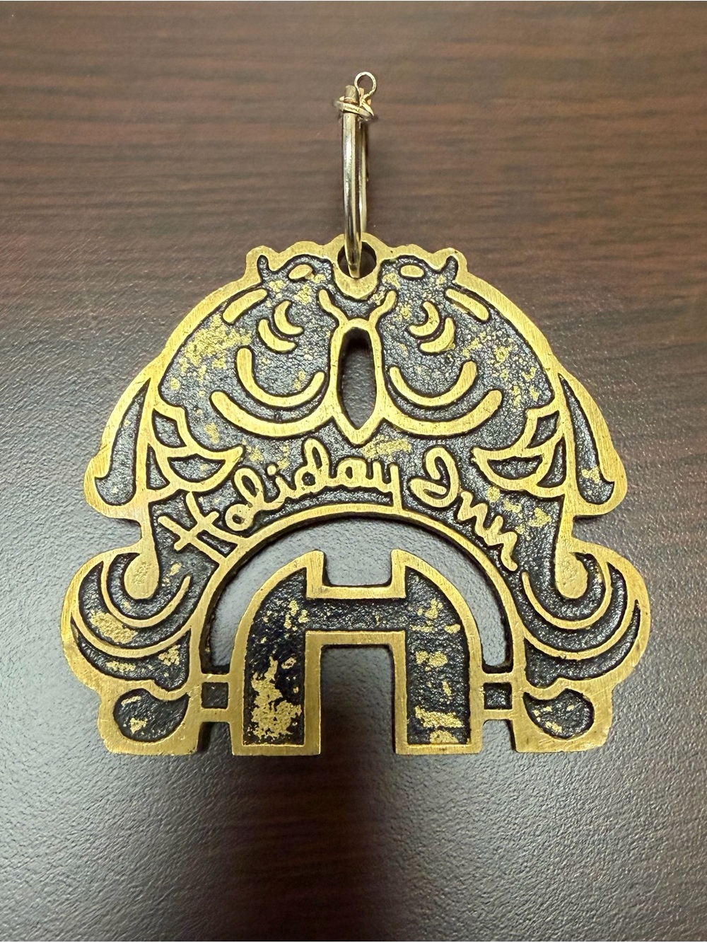 Vintage “Holiday Inn” Harbour View Gold-Tone/ Black Keychain